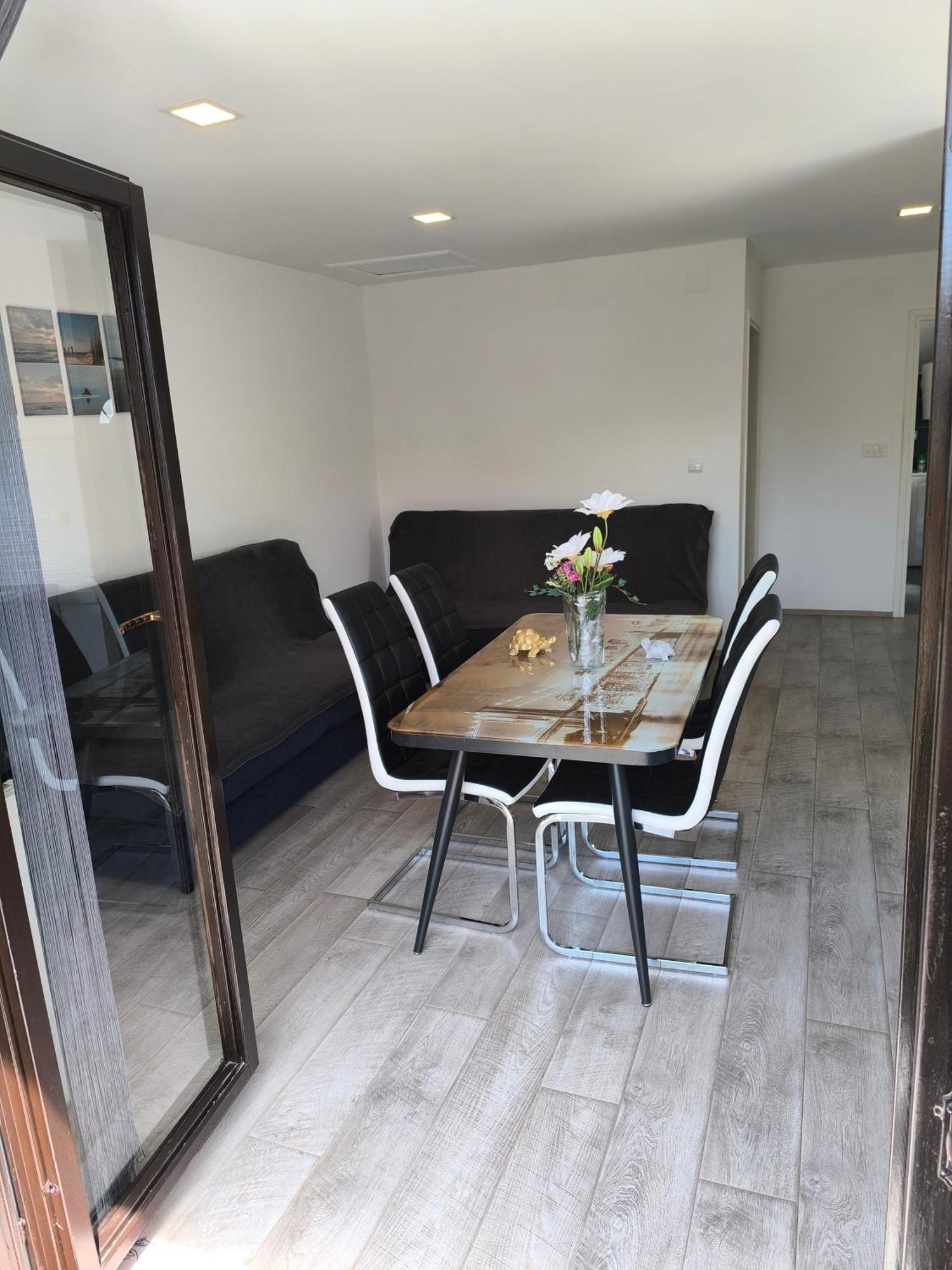 Apartmani Jadranka ヴォディツェ 部屋 写真